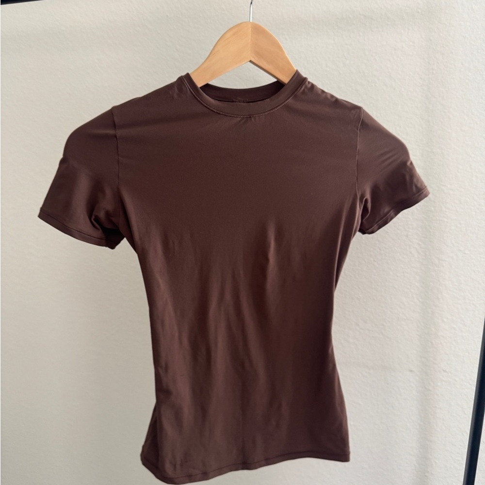 Skims Fits Everybody T-Shirt